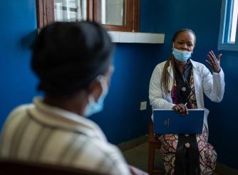Hélène is a Health Promotion Agent at a Health Centre, supporting women and communities during the Ebola outbreak.